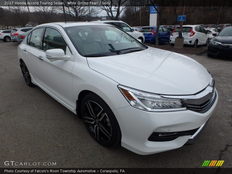 Front 3/4 View of 2017 Accord Touring Sedan
