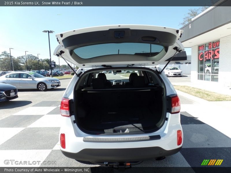 Snow White Pearl / Black 2015 Kia Sorento LX