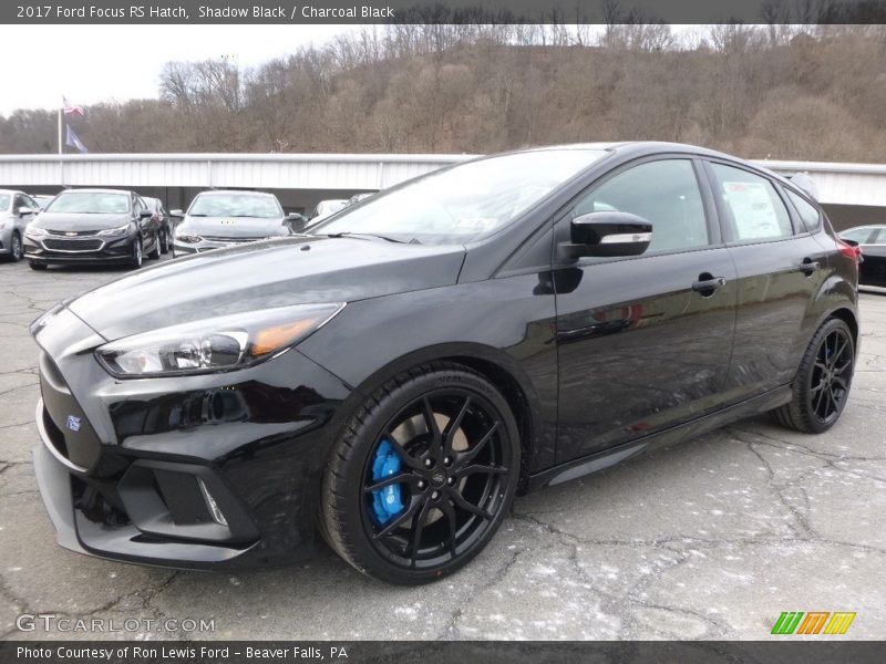 Front 3/4 View of 2017 Focus RS Hatch