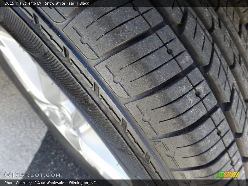Snow White Pearl / Black 2015 Kia Sorento LX