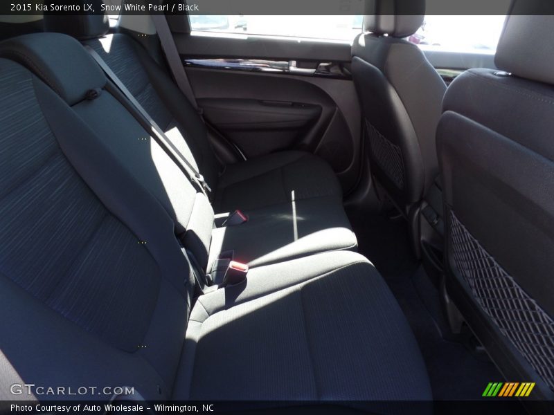 Snow White Pearl / Black 2015 Kia Sorento LX