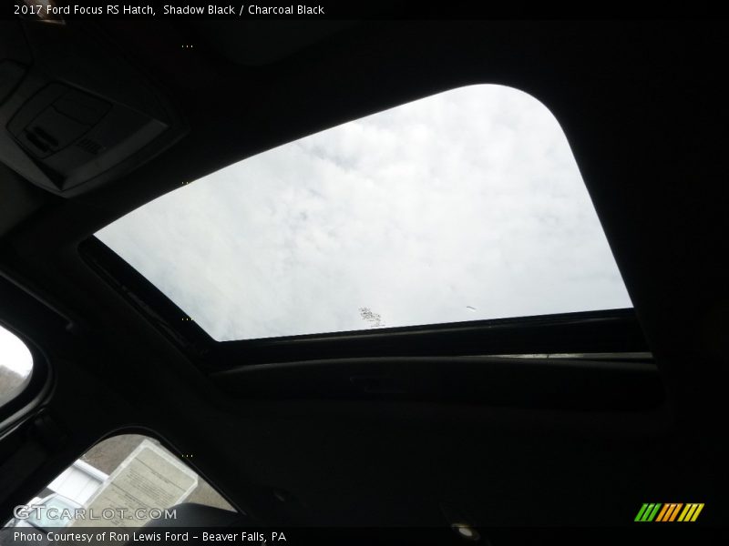 Sunroof of 2017 Focus RS Hatch