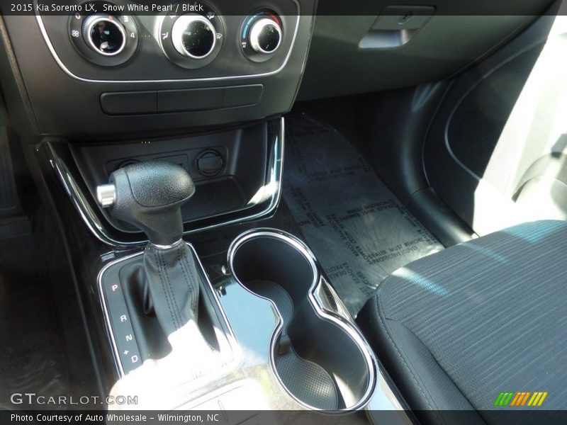 Snow White Pearl / Black 2015 Kia Sorento LX