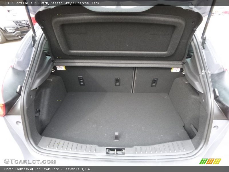  2017 Focus RS Hatch Trunk