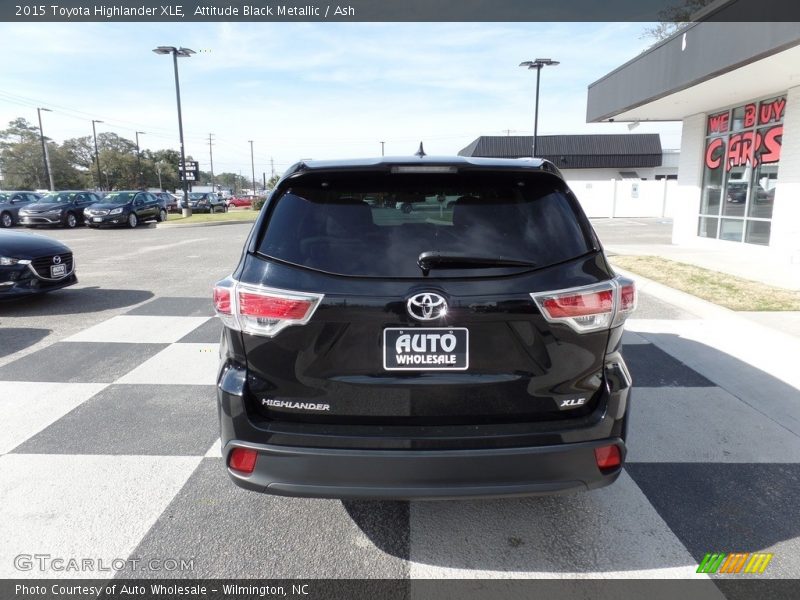Attitude Black Metallic / Ash 2015 Toyota Highlander XLE