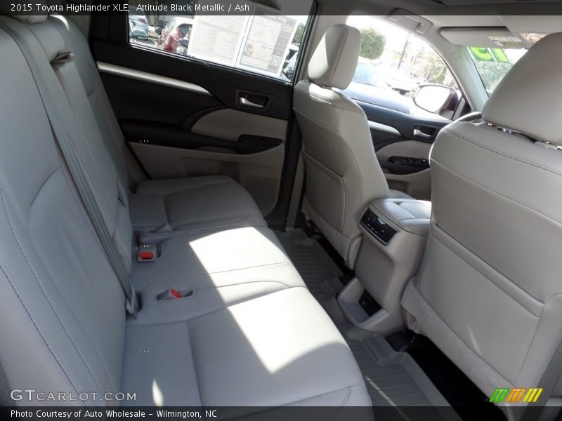 Attitude Black Metallic / Ash 2015 Toyota Highlander XLE