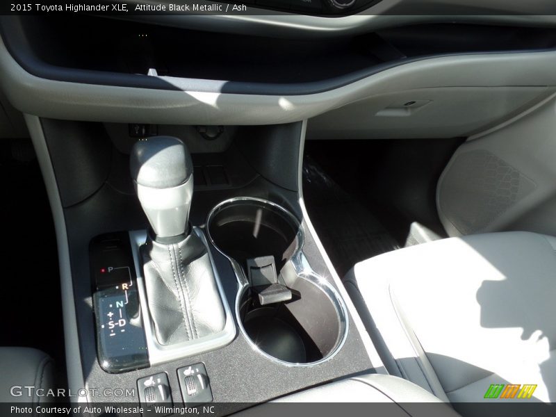 Attitude Black Metallic / Ash 2015 Toyota Highlander XLE