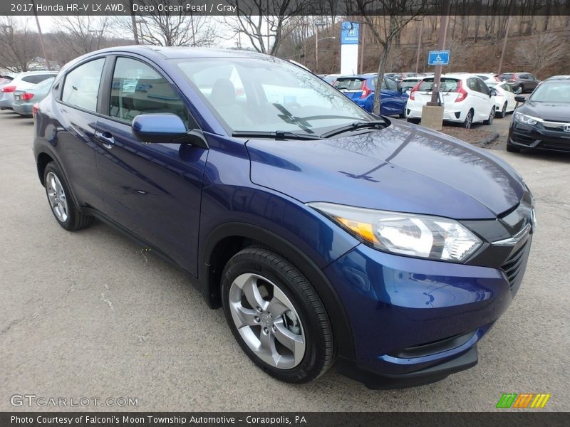 Front 3/4 View of 2017 HR-V LX AWD