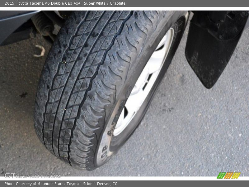 Super White / Graphite 2015 Toyota Tacoma V6 Double Cab 4x4