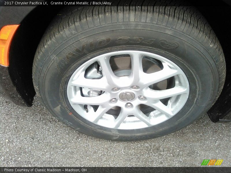 Granite Crystal Metallic / Black/Alloy 2017 Chrysler Pacifica LX