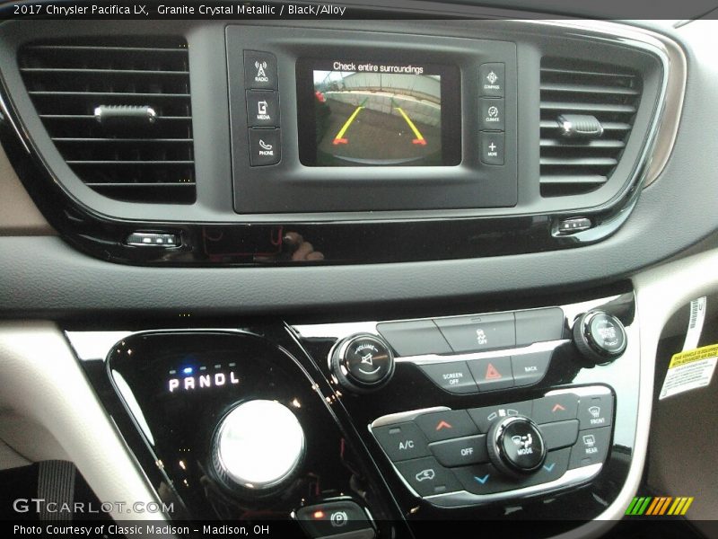 Granite Crystal Metallic / Black/Alloy 2017 Chrysler Pacifica LX