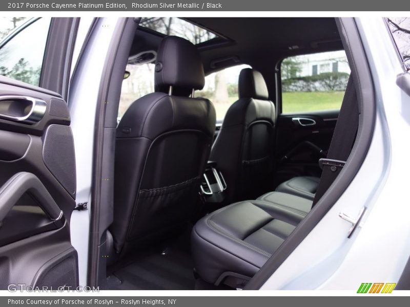 Rhodium Silver Metallic / Black 2017 Porsche Cayenne Platinum Edition