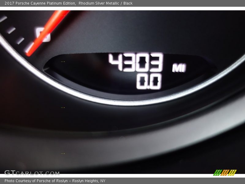 Rhodium Silver Metallic / Black 2017 Porsche Cayenne Platinum Edition