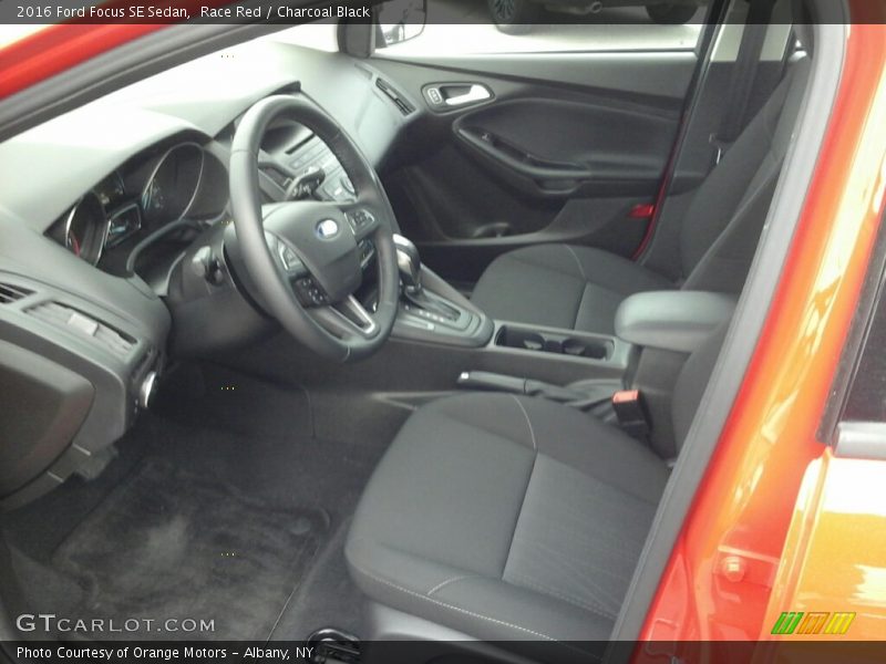 Race Red / Charcoal Black 2016 Ford Focus SE Sedan