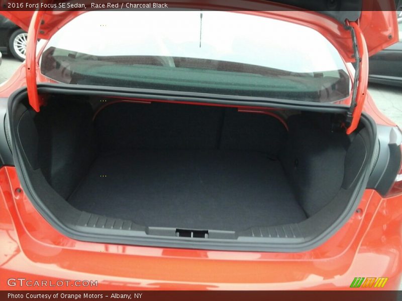 Race Red / Charcoal Black 2016 Ford Focus SE Sedan