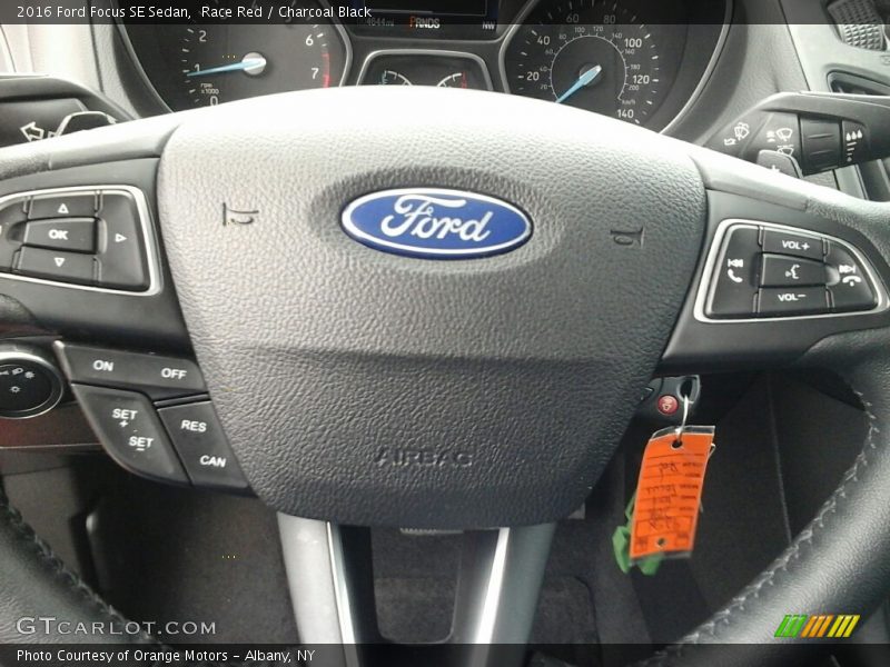 Race Red / Charcoal Black 2016 Ford Focus SE Sedan