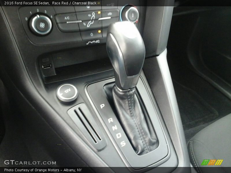 Race Red / Charcoal Black 2016 Ford Focus SE Sedan