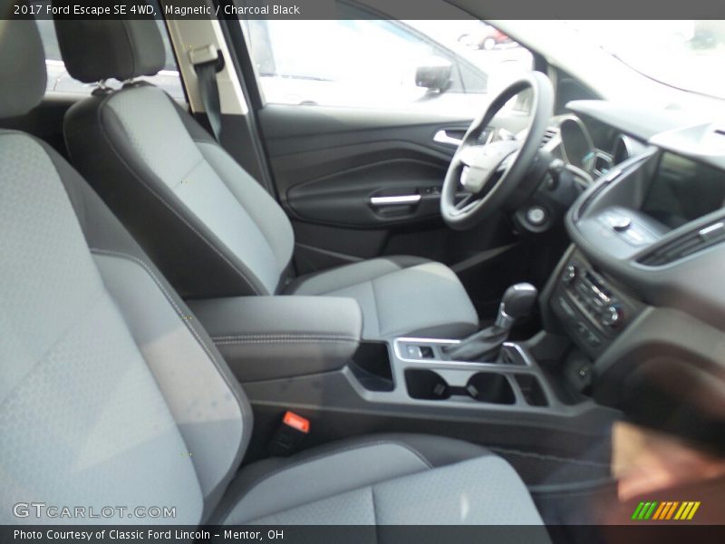 Magnetic / Charcoal Black 2017 Ford Escape SE 4WD
