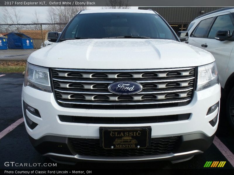 Oxford White / Ebony Black 2017 Ford Explorer XLT