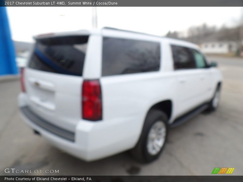 Summit White / Cocoa/Dune 2017 Chevrolet Suburban LT 4WD