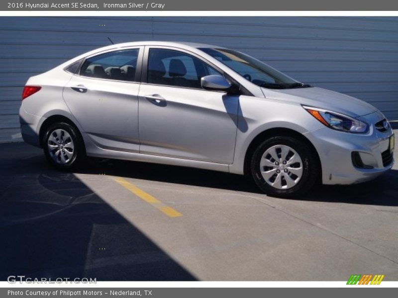 Ironman Silver / Gray 2016 Hyundai Accent SE Sedan