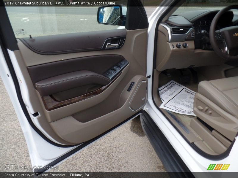Summit White / Cocoa/Dune 2017 Chevrolet Suburban LT 4WD