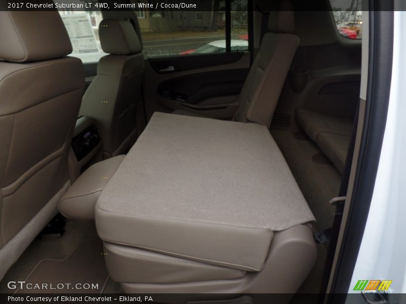 Summit White / Cocoa/Dune 2017 Chevrolet Suburban LT 4WD