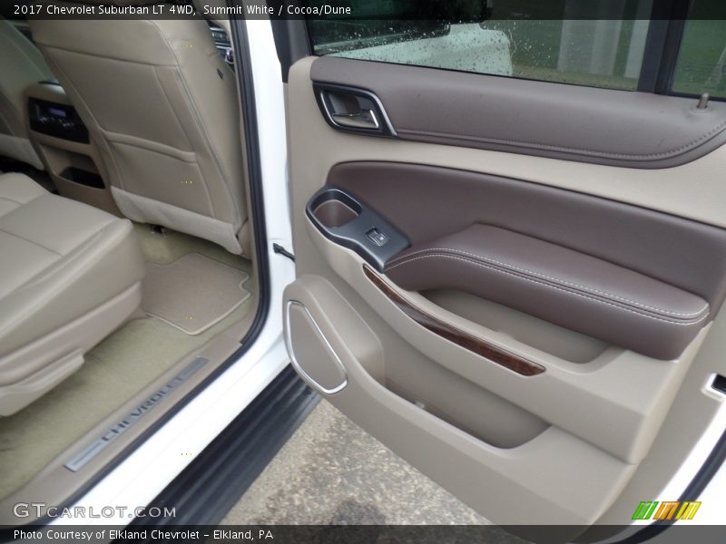 Summit White / Cocoa/Dune 2017 Chevrolet Suburban LT 4WD