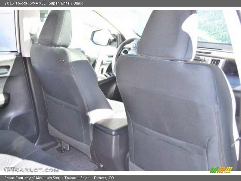 Super White / Black 2015 Toyota RAV4 XLE