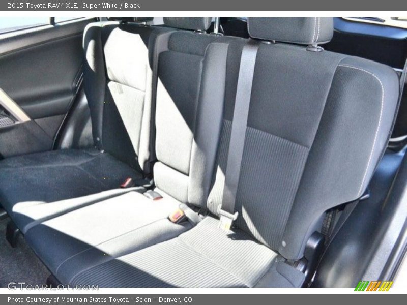 Super White / Black 2015 Toyota RAV4 XLE
