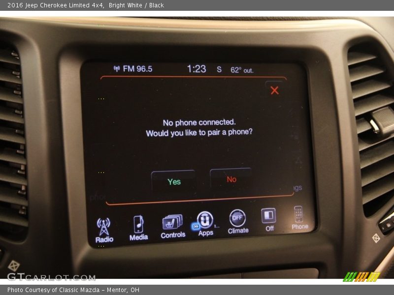 Bright White / Black 2016 Jeep Cherokee Limited 4x4