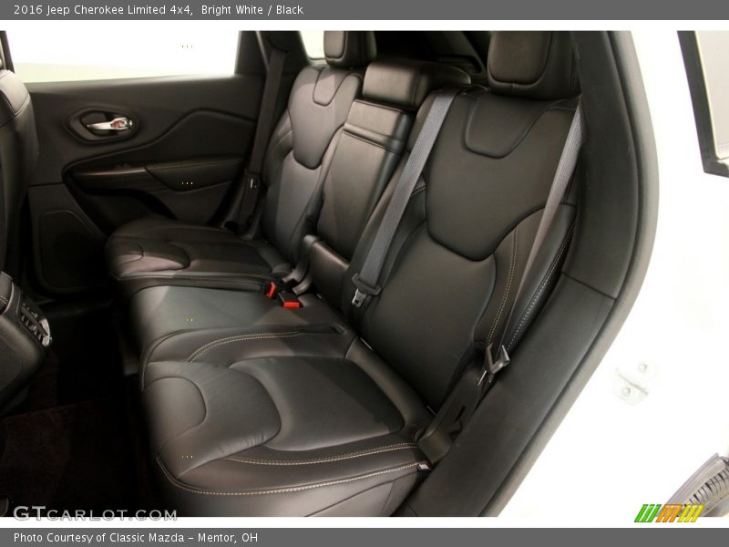 Bright White / Black 2016 Jeep Cherokee Limited 4x4
