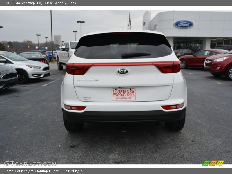 Clear White / Black 2017 Kia Sportage LX