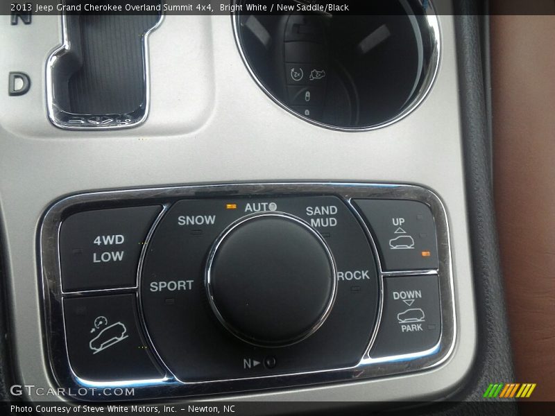 Bright White / New Saddle/Black 2013 Jeep Grand Cherokee Overland Summit 4x4