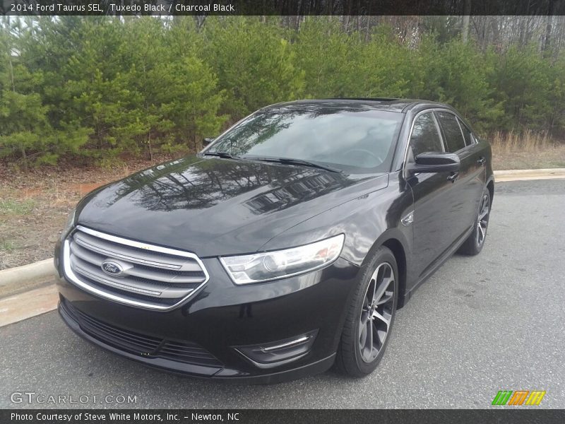 Tuxedo Black / Charcoal Black 2014 Ford Taurus SEL