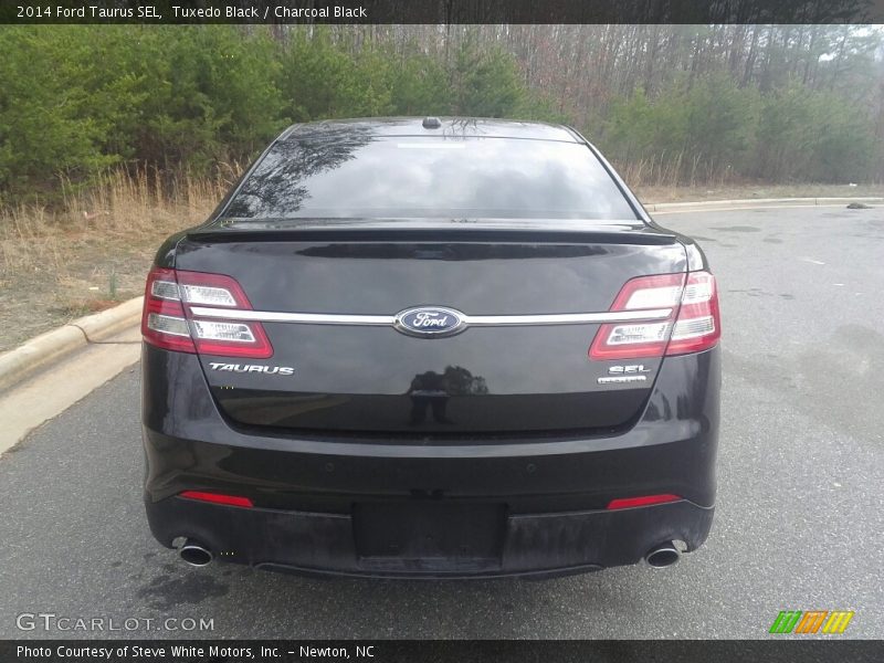 Tuxedo Black / Charcoal Black 2014 Ford Taurus SEL