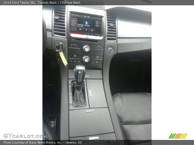 Tuxedo Black / Charcoal Black 2014 Ford Taurus SEL