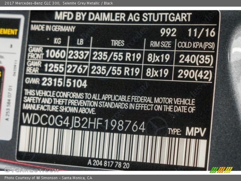 Selenite Grey Metallic / Black 2017 Mercedes-Benz GLC 300