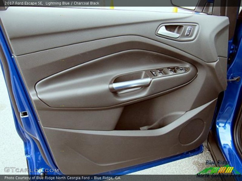 Lightning Blue / Charcoal Black 2017 Ford Escape SE