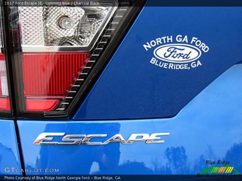Lightning Blue / Charcoal Black 2017 Ford Escape SE