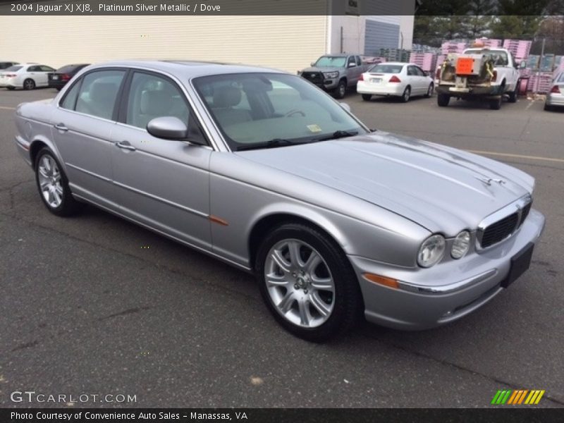 Front 3/4 View of 2004 XJ XJ8