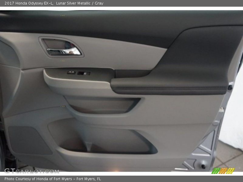 Lunar Silver Metallic / Gray 2017 Honda Odyssey EX-L