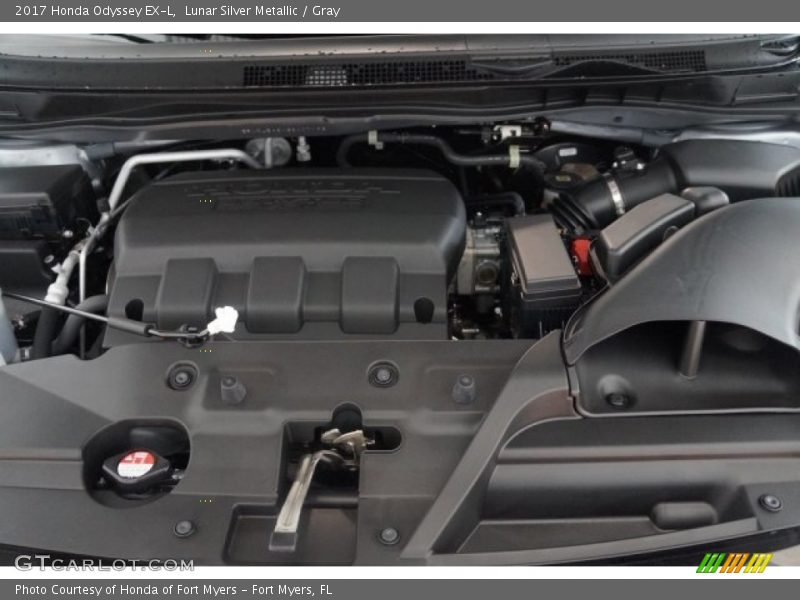 Lunar Silver Metallic / Gray 2017 Honda Odyssey EX-L