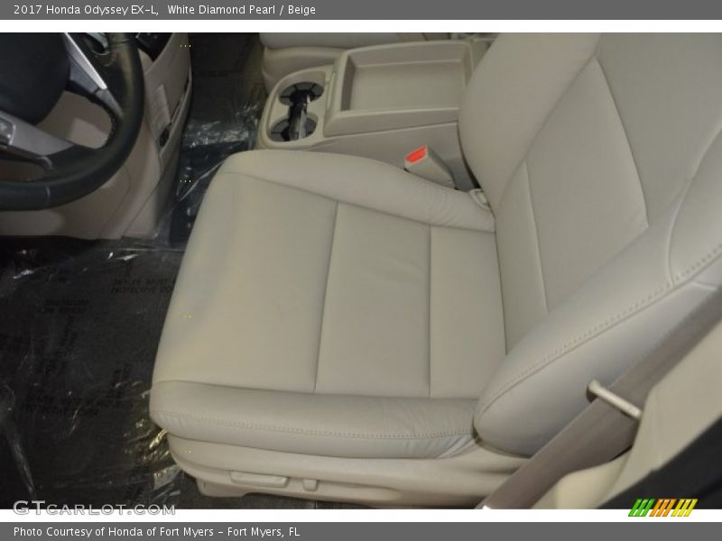 White Diamond Pearl / Beige 2017 Honda Odyssey EX-L