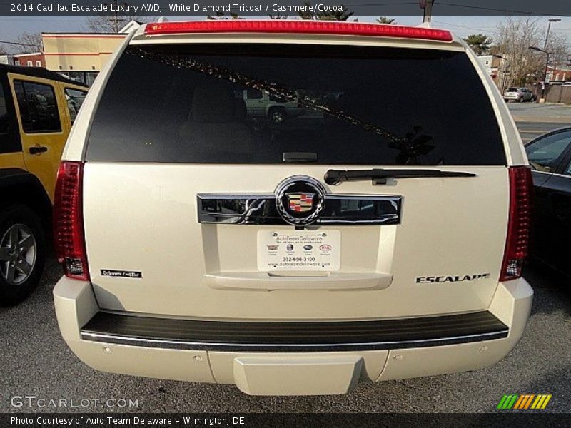 White Diamond Tricoat / Cashmere/Cocoa 2014 Cadillac Escalade Luxury AWD