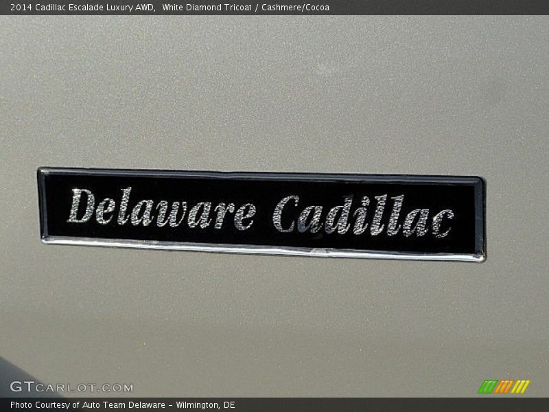 White Diamond Tricoat / Cashmere/Cocoa 2014 Cadillac Escalade Luxury AWD