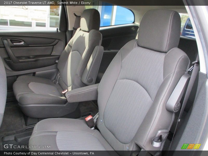 Summit White / Ebony 2017 Chevrolet Traverse LT AWD
