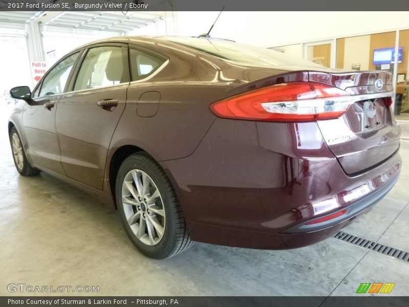 Burgundy Velvet / Ebony 2017 Ford Fusion SE