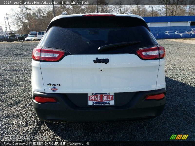 Bright White / Black 2017 Jeep Cherokee High Altitude 4x4