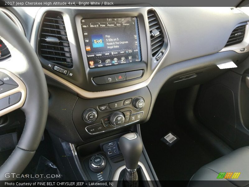 Bright White / Black 2017 Jeep Cherokee High Altitude 4x4